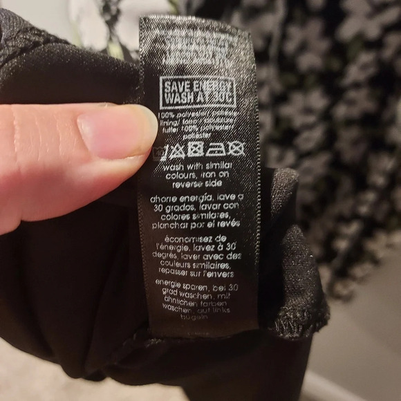 Evans Black, Green and White Floral Sleeveless Dress in Size 20 Made in Marocco - Picture 12 of 12